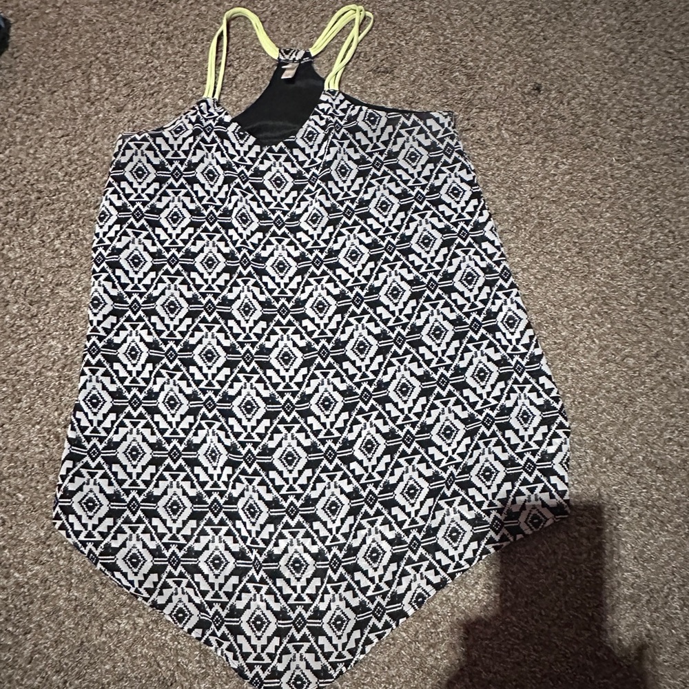 Xhilaration Black and White Geometric Tank Top